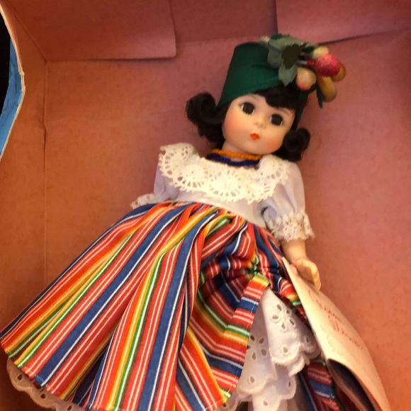 Madame Alexander Doll Brazil - Picture 1 of 4